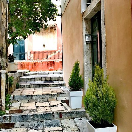 Venetian Well Cozy Apartment Corfu Old Town ภายนอก รูปภาพ
