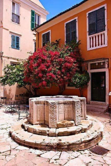 Venetian Well Cozy Apartment Corfu Old Town ภายนอก รูปภาพ