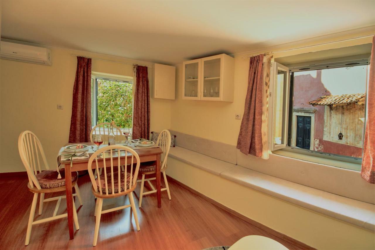 Venetian Well Cozy Apartment Corfu Old Town ภายนอก รูปภาพ