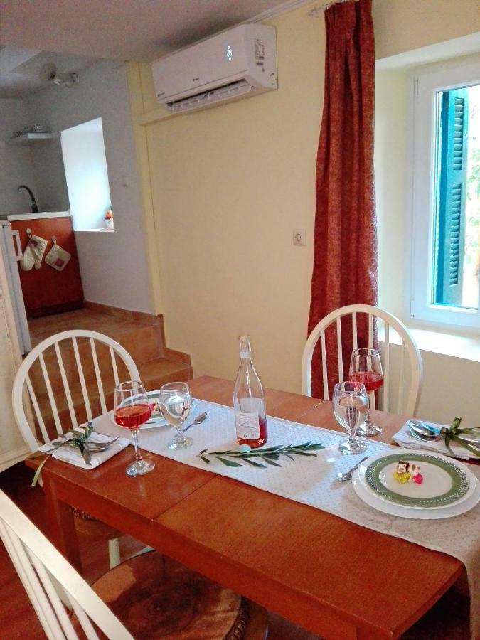 Venetian Well Cozy Apartment Corfu Old Town ภายนอก รูปภาพ