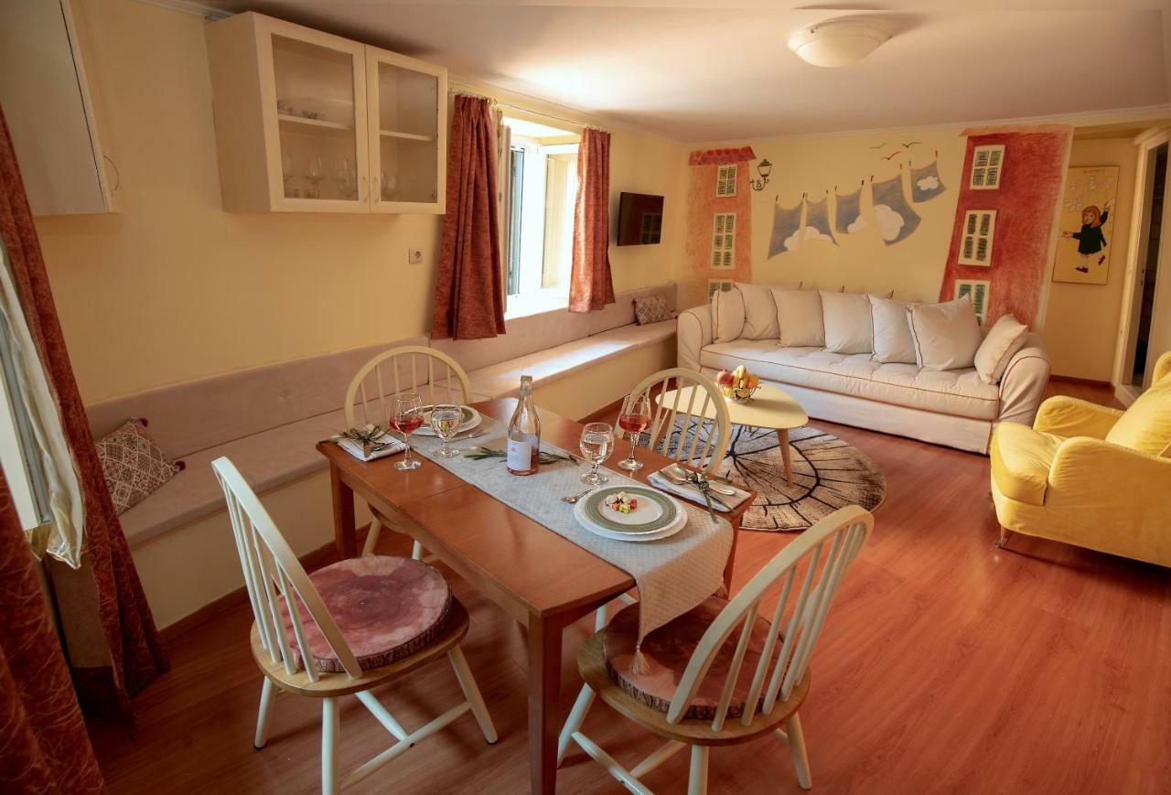 Venetian Well Cozy Apartment Corfu Old Town ภายนอก รูปภาพ