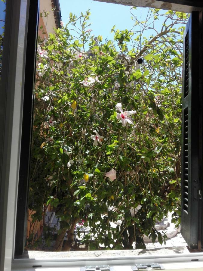 Venetian Well Cozy Apartment Corfu Old Town ภายนอก รูปภาพ
