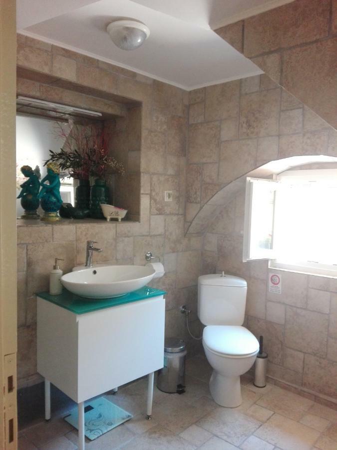 Venetian Well Cozy Apartment Corfu Old Town ภายนอก รูปภาพ