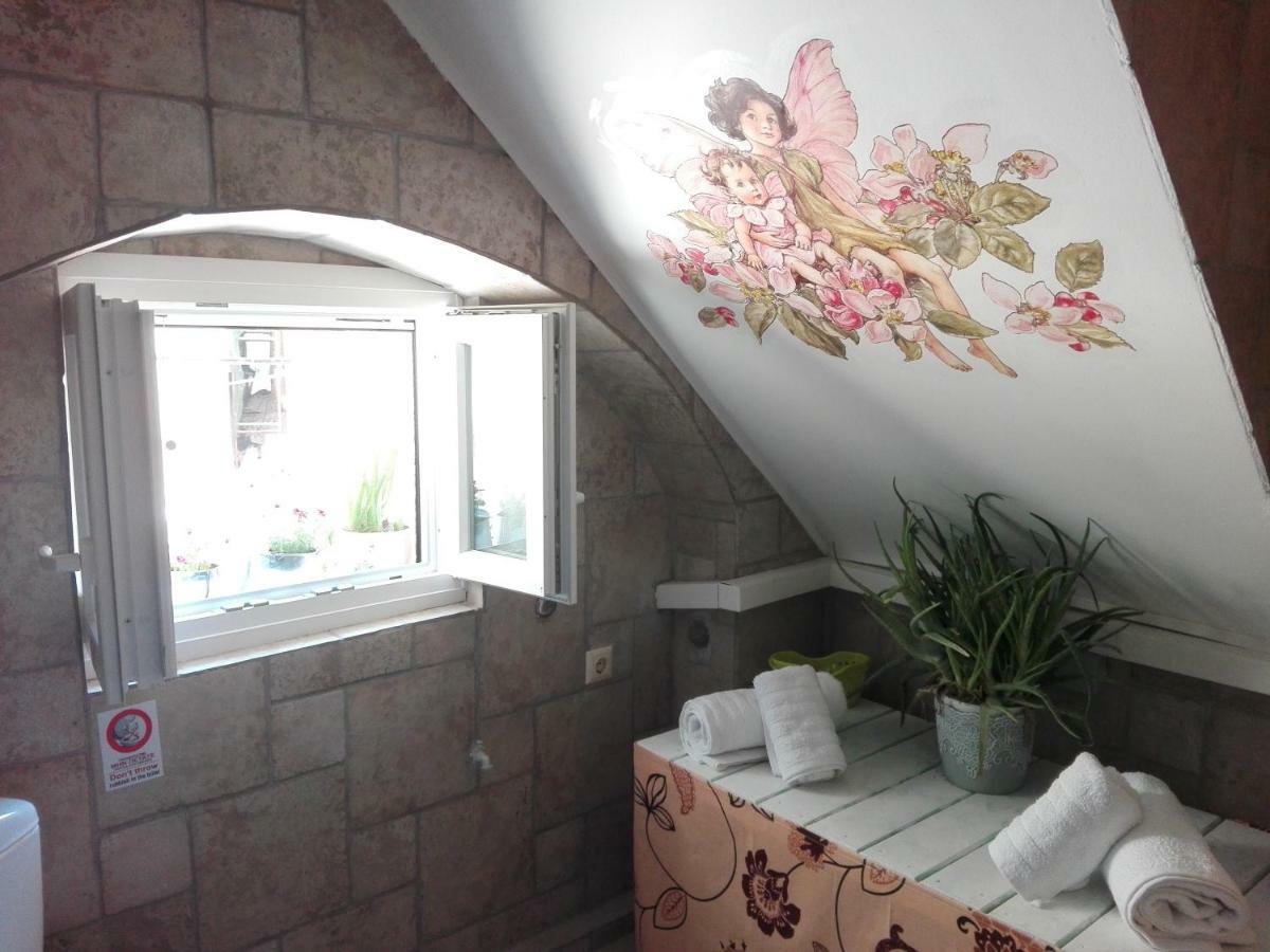 Venetian Well Cozy Apartment Corfu Old Town ภายนอก รูปภาพ